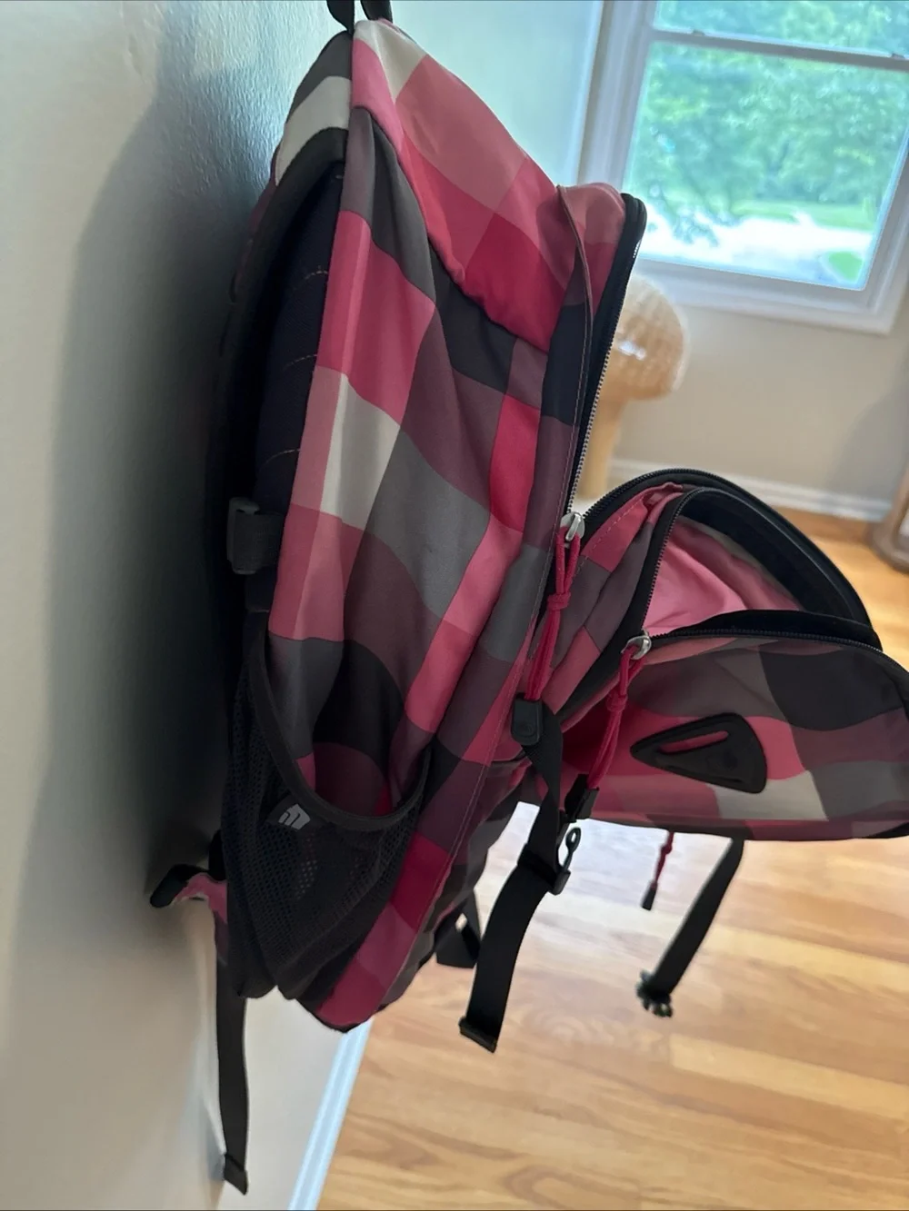 The North Face Wasatch Girls Backpack! Pink/Gray Plaid Zip Pockets